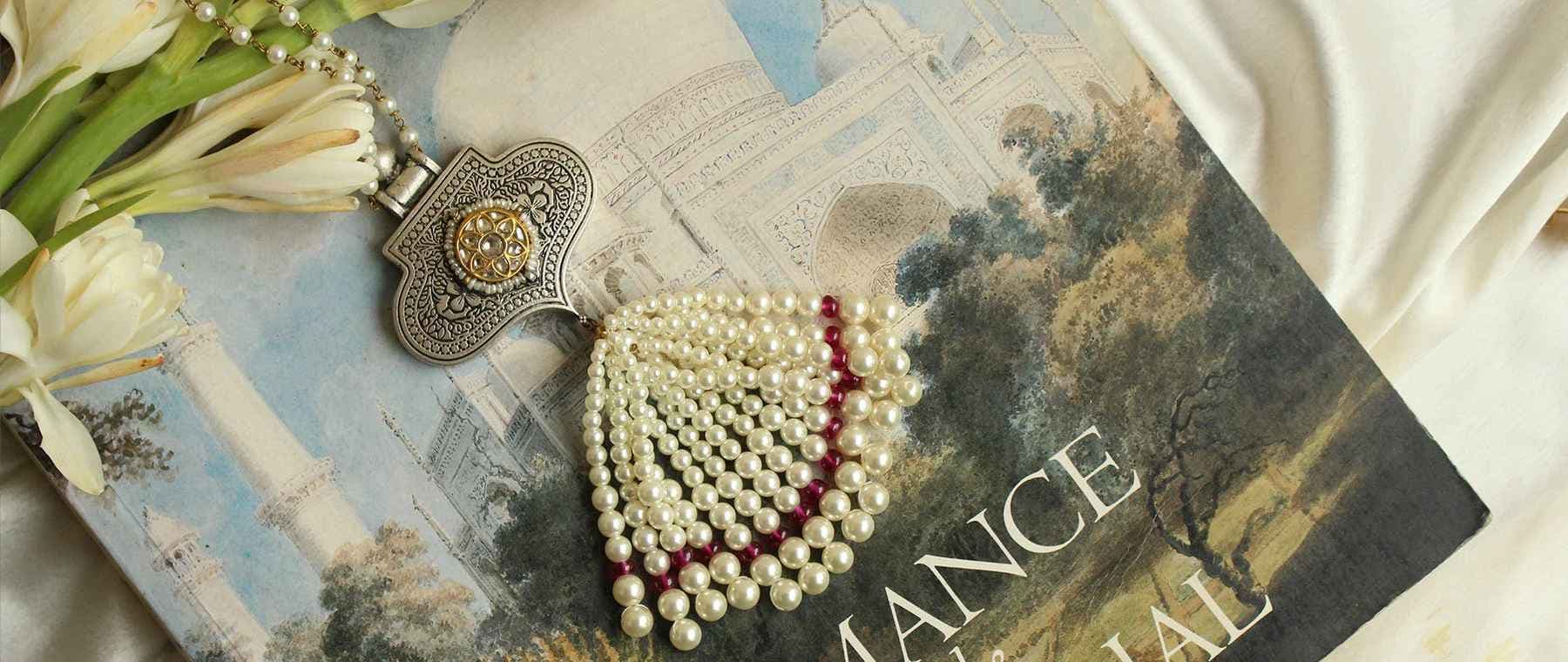 Gold Jewellery Product Display